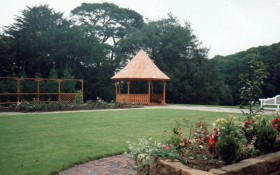 Hard Landscaping - Fencing, Screening & Decking